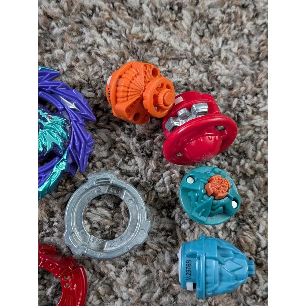 Beyblade Lot - 4 Spinning‎ Tops And Extras